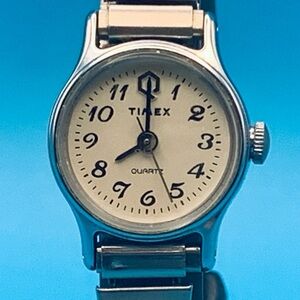 TIMEX Q Women’s Vintage Quartz Wristwatch Expandable Band Working New Battery